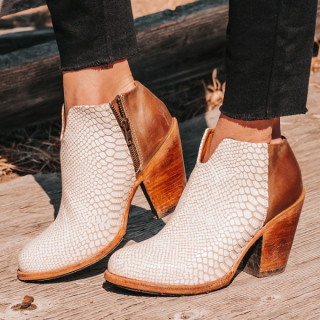 FREEBIRD STYLISH OUTLET WOMEN'S DETROIT-WHITE SNAKE | STYLISH OUTLET  FREEBIRD STYLISH OUTLET WOMEN'S DETROIT-WHITE SNAKE | STYLISH OUTLET