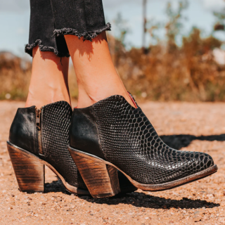 FREEBIRD STYLISH OUTLET WOMEN'S DETROIT-BLACK SNAKE | STYLISH OUTLET  FREEBIRD STYLISH OUTLET WOMEN'S DETROIT-BLACK SNAKE | STYLISH OUTLET