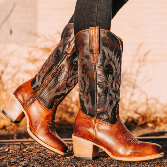 FREEBIRD STYLISH OUTLET WOMEN'S DICE-COGNAC | STYLISH OUTLET  FREEBIRD STYLISH OUTLET WOMEN'S DICE-COGNAC | STYLISH OUTLET