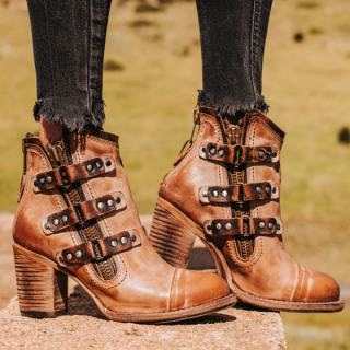 FREEBIRD STYLISH OUTLET WOMEN'S BECKETT-TAUPE | STYLISH OUTLET  FREEBIRD STYLISH OUTLET WOMEN'S BECKETT-TAUPE | STYLISH OUTLET
