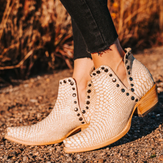 FREEBIRD STYLISH OUTLET WOMEN'S MANDY-WHITE SNAKE | STYLISH OUTLET  FREEBIRD STYLISH OUTLET WOMEN'S MANDY-WHITE SNAKE | STYLISH OUTLET
