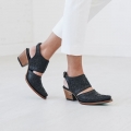 LANE | WOMEN'S ROBIN MULE-Jet Black
