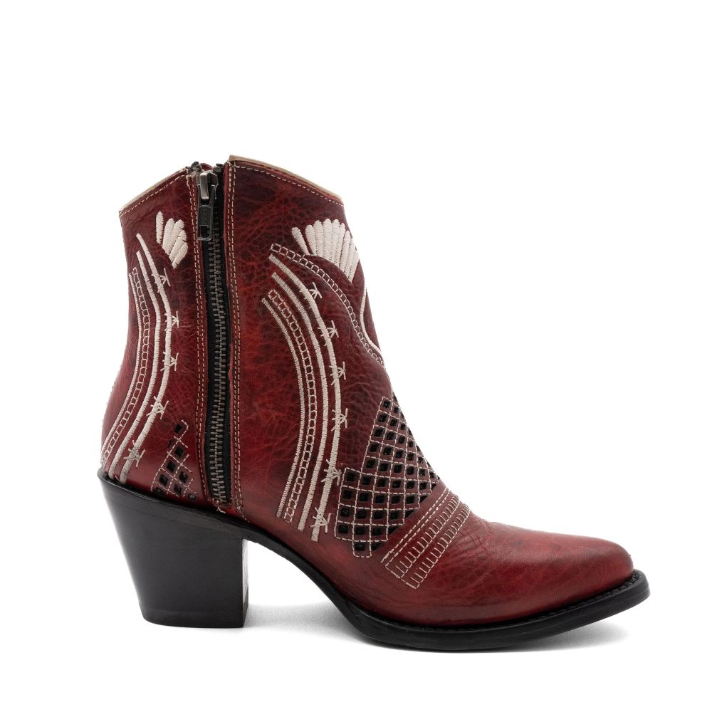 New Arrivals Ferrini Women's Savannah-Red