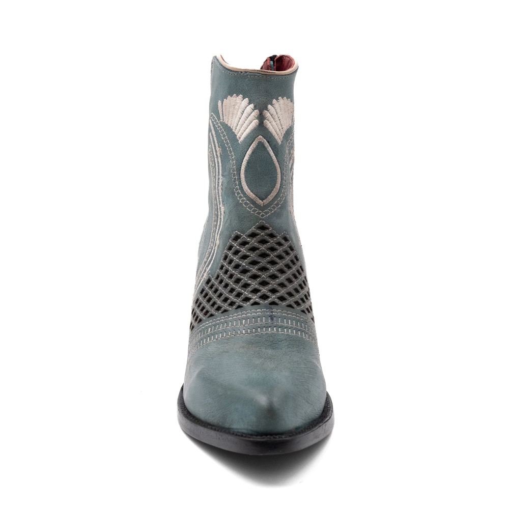 New Arrivals Ferrini Women's Savannah-Blue