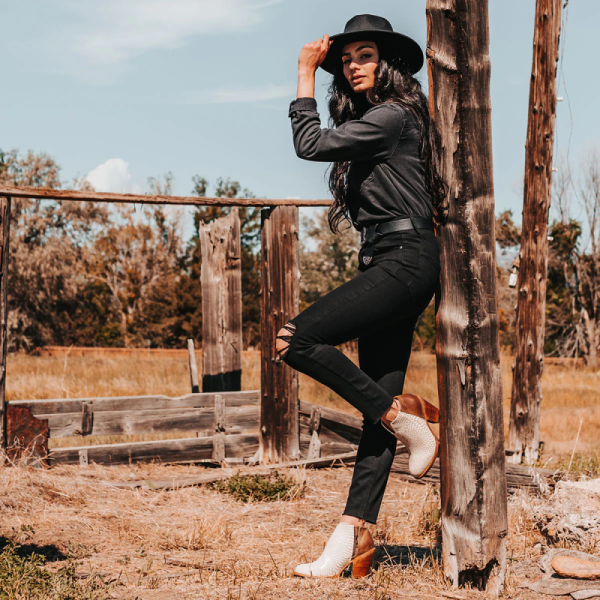 FREEBIRD STYLISH OUTLET WOMEN'S DETROIT-WHITE SNAKE | STYLISH OUTLET