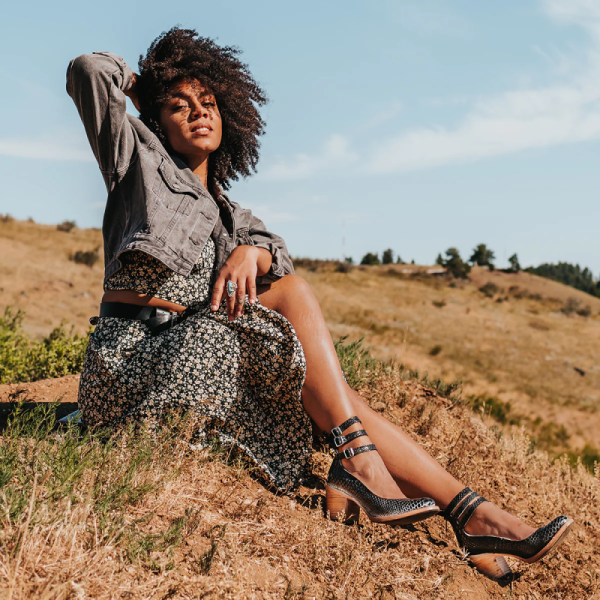 FREEBIRD STYLISH OUTLET WOMEN'S RANDI-BLACK SNAKE | STYLISH OUTLET