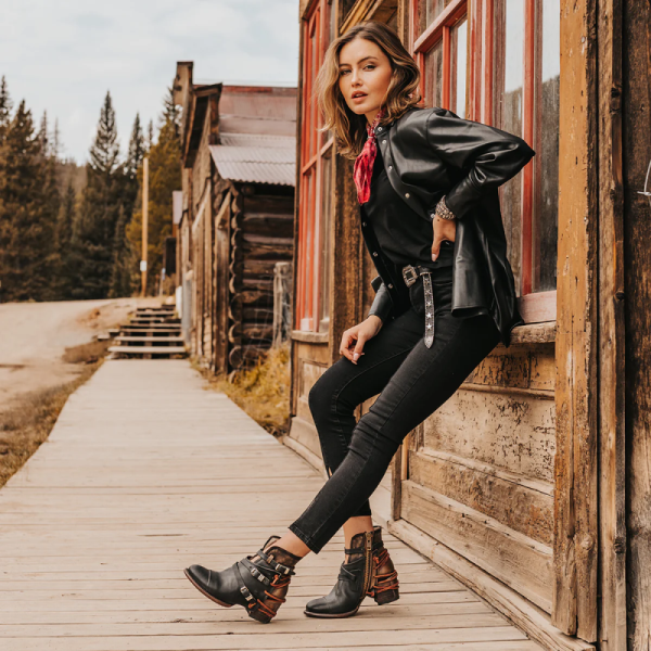 FREEBIRD STYLISH OUTLET WOMEN'S CRUE-BLACK MULTI | STYLISH OUTLET