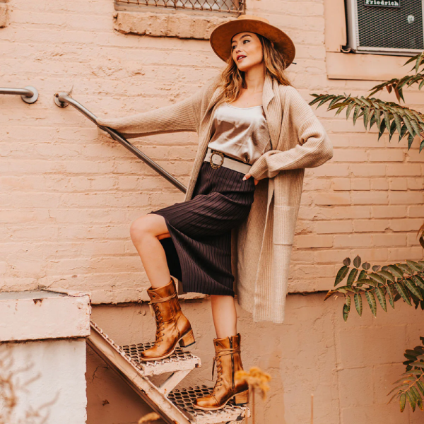 FREEBIRD STYLISH OUTLET WOMEN'S DART-WHEAT | STYLISH OUTLET